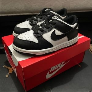 Nike Dunks Low Panda